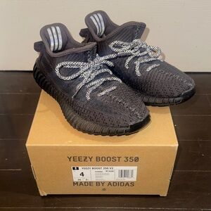 Adidas Yeezy Boost 350 V2 Women’s Sneakers - Black and Gray